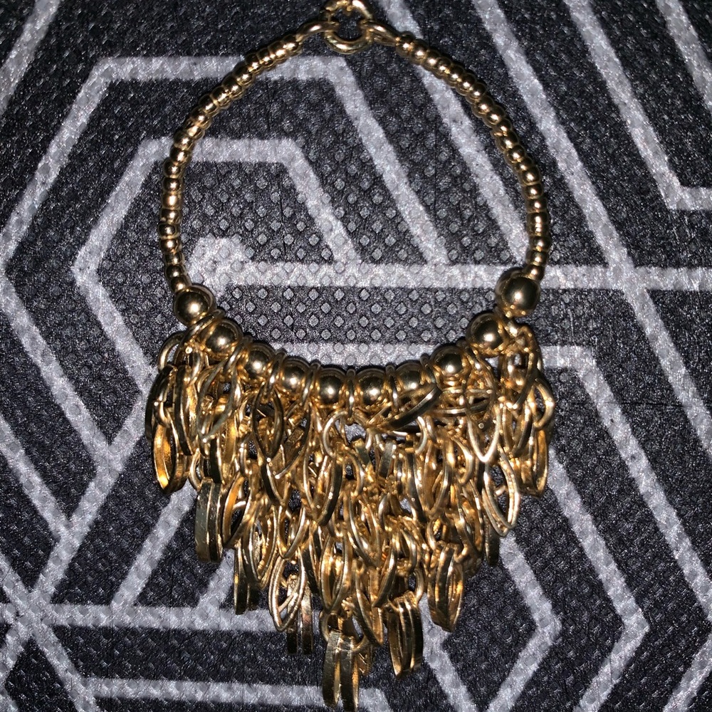 ✨NOT FOR SALE✨Looking for WHBM earrings.